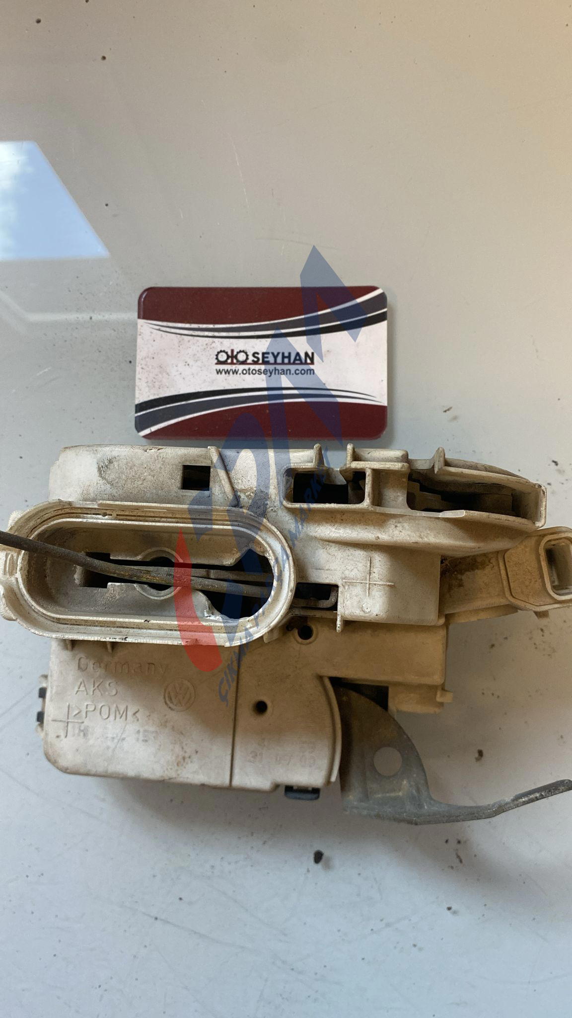 6K4837015 polo classic ön sol kapı kilidi