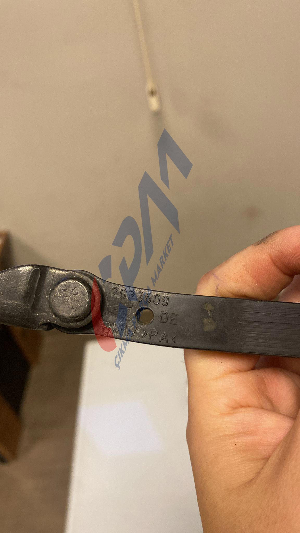 7033609 bmw 5 serisi e60 e61 sağ ön kapı gergisi