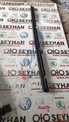1M0837472C seat leon 02 06 sağ ön kapı iç cam sıyırıcı fitil
