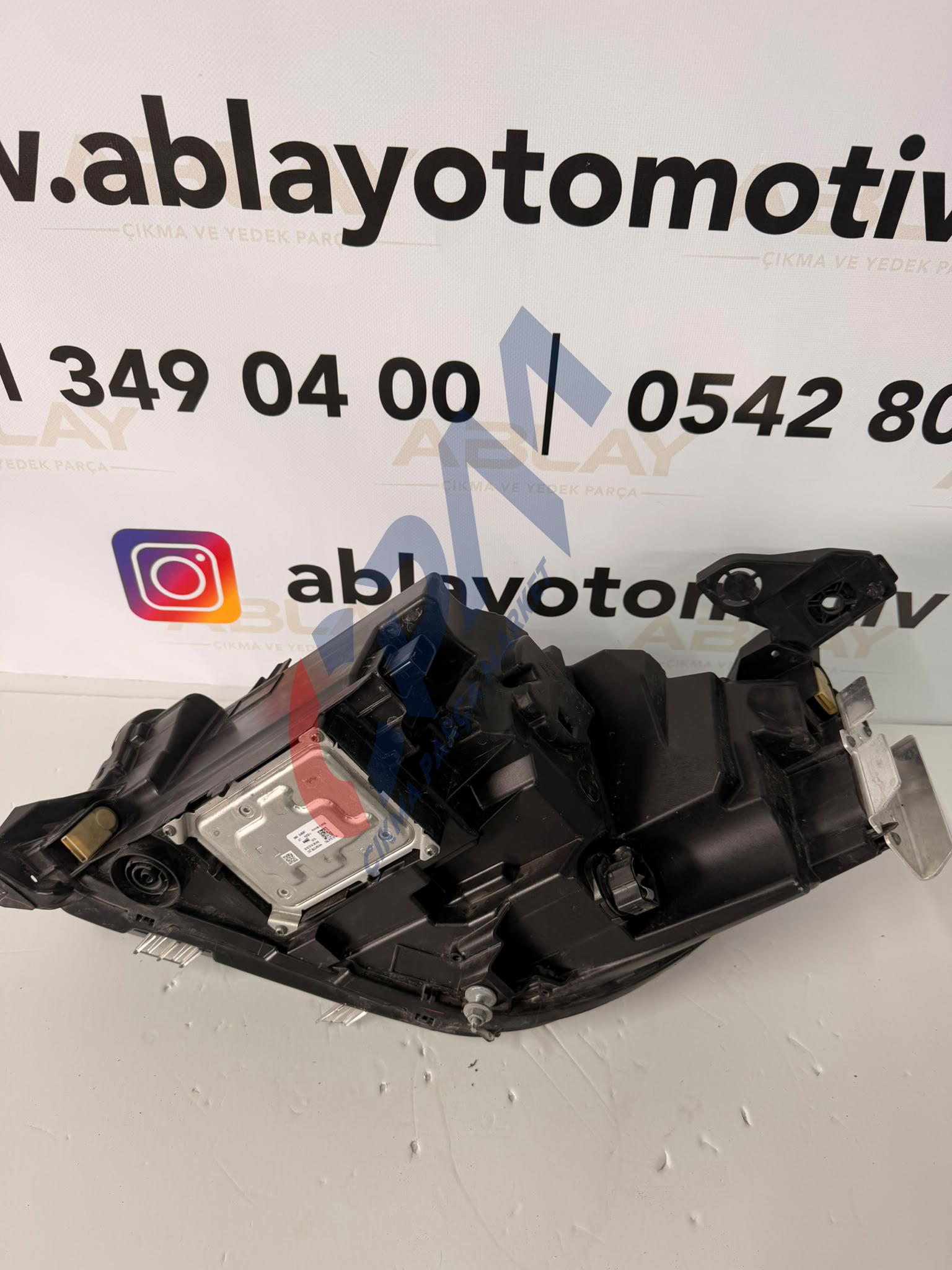 OPEL CORSA F KASA MAKYAJLI SAĞ ÖN FAR