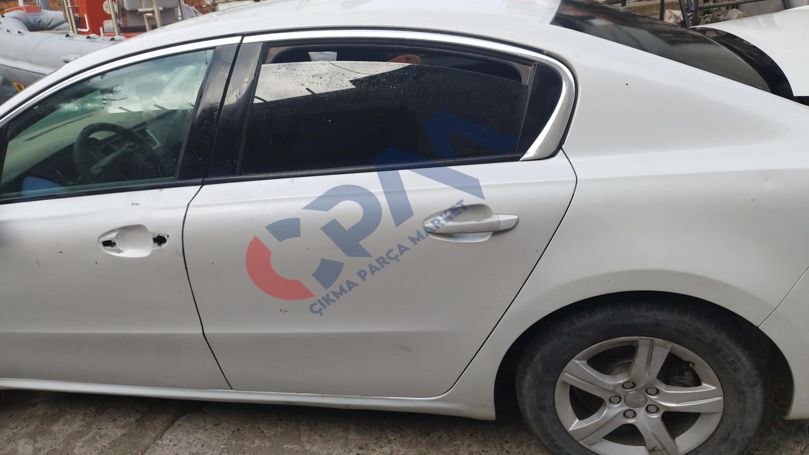 Peugeot 508 2011 sol arka kapı