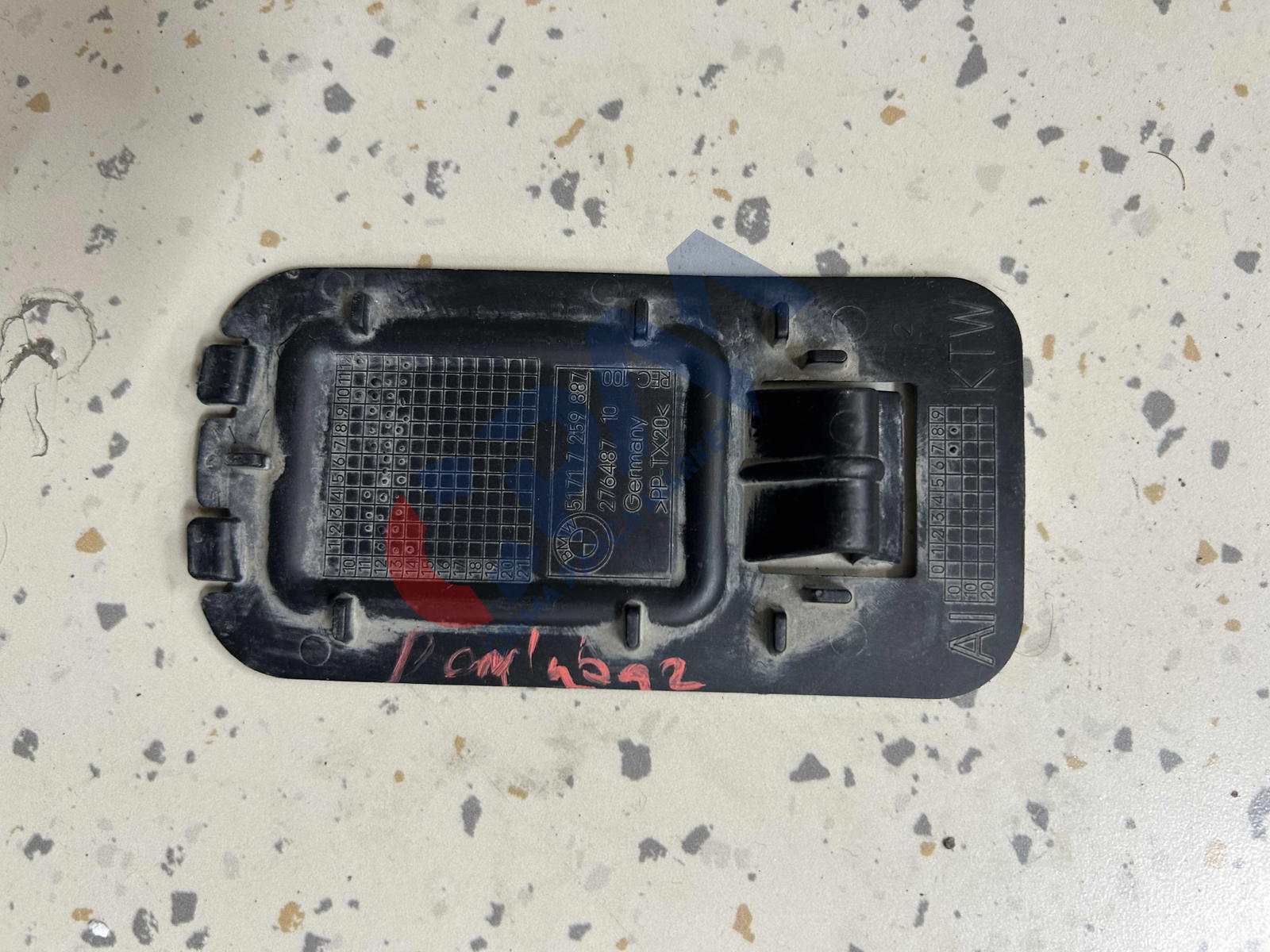 BMW 1 SERISI F20 DAVLUMBAZ KAPAĞI 51717259887