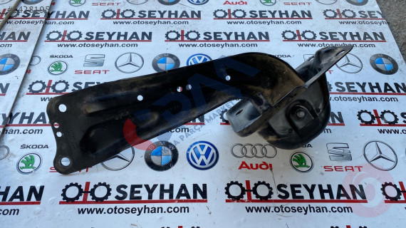 5QF505226C vw tiguan 2017 sağ arka dingil bağlantı ayağı