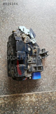 3D1837015 volkswagen golf 5 ön sol kapı kilidi