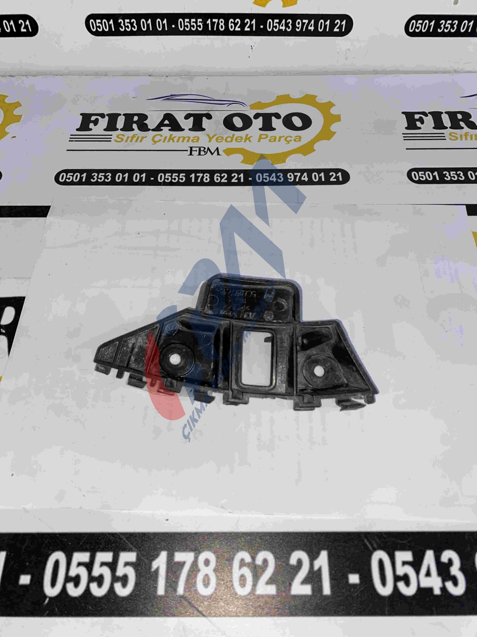 Volkswagen Jetta Sağ Ön Tampon Braketi 5C6807184