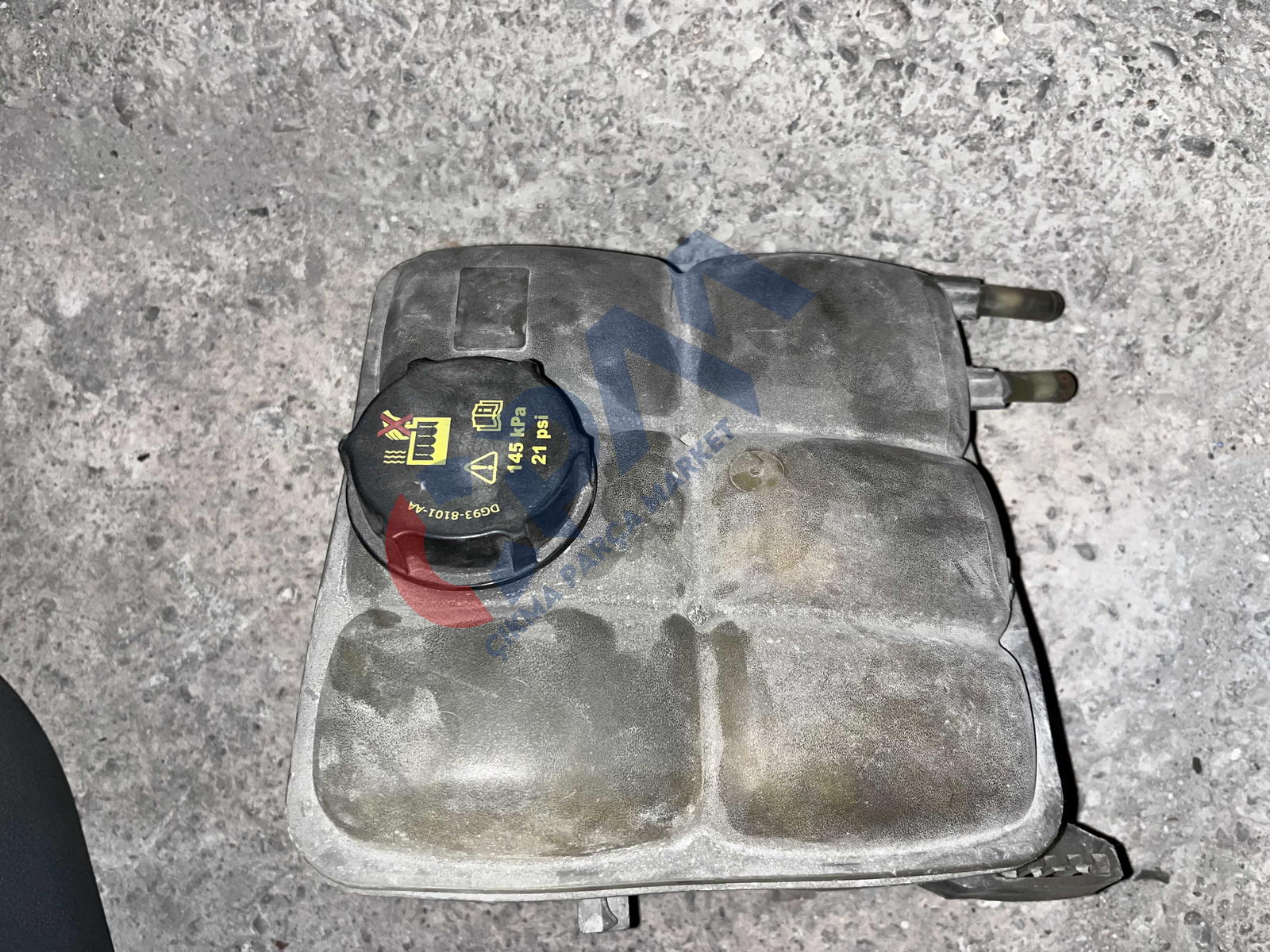 Ford Focus 2 yedek su deposu