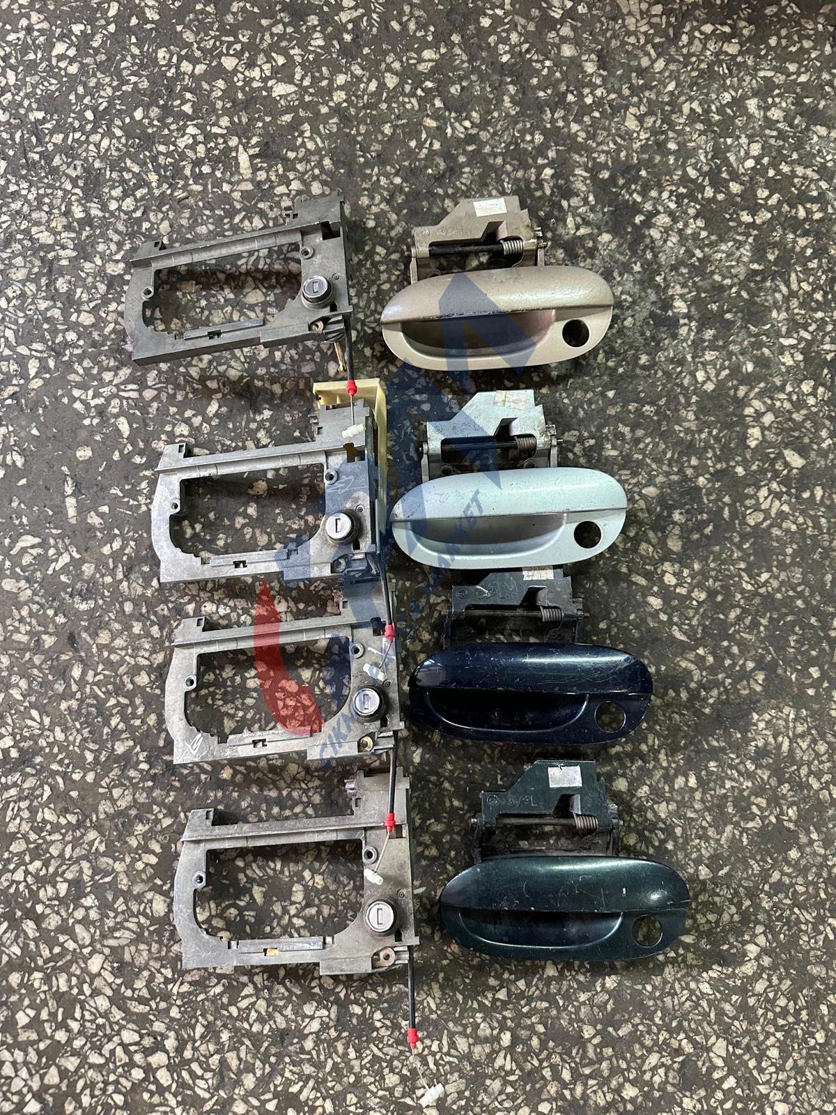 BMW E39 SOL ÖN KAPI DIŞTAN AÇMA KOLU ORJİNAL