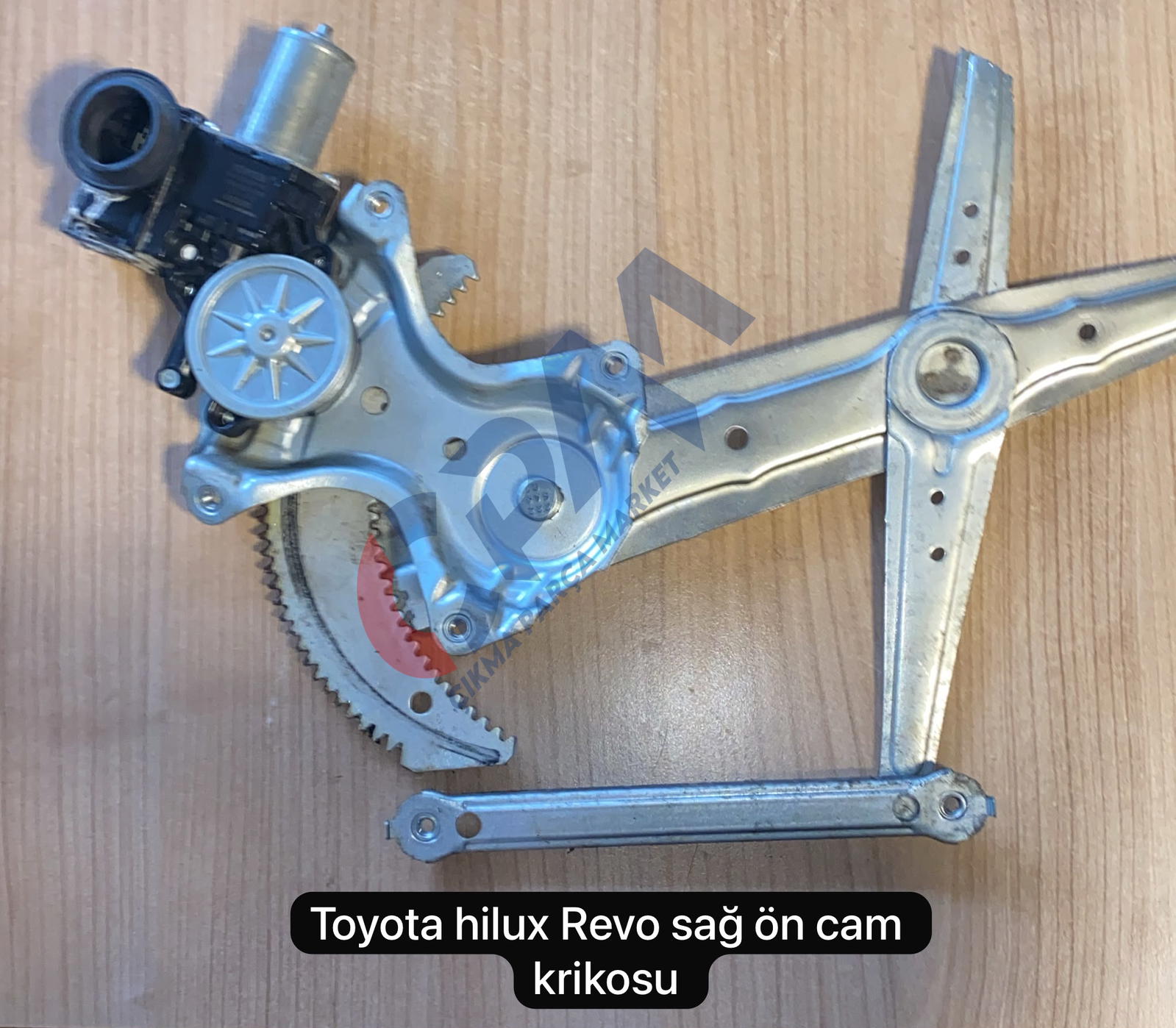 TOYOTA HİLUX REVO SAĞ ÖN CAM KRİKOSU TEL:05326000379