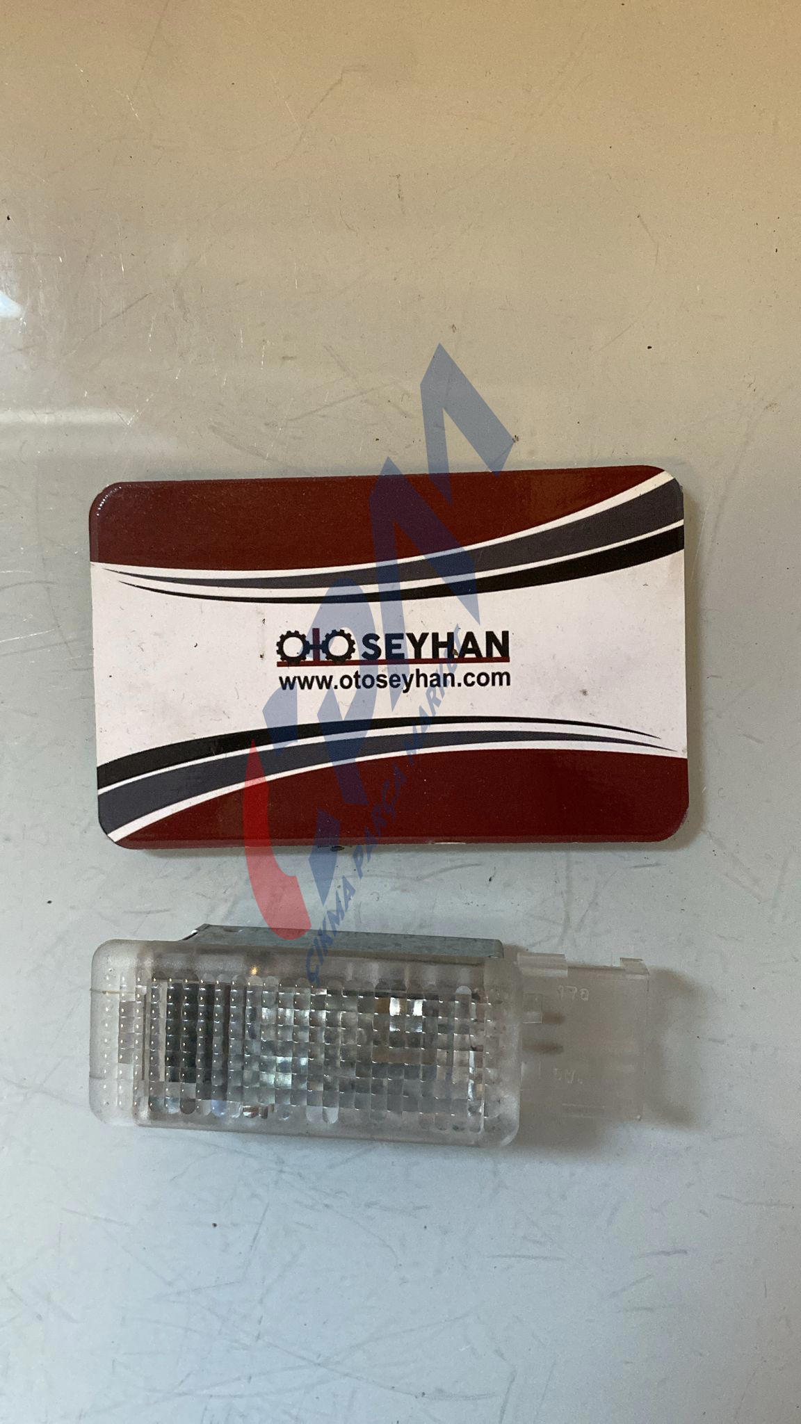 6L0947565 volkswagen caddy jetta golf 6 iç aydınlatma lambası