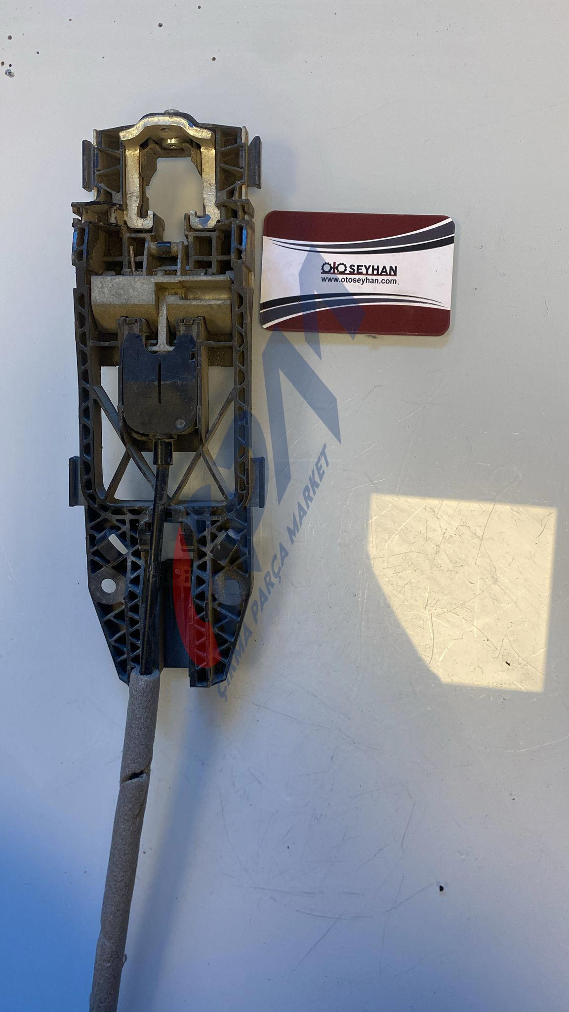 5N0837885H Seat Leon 2015 sol ön kapı kolu braketi