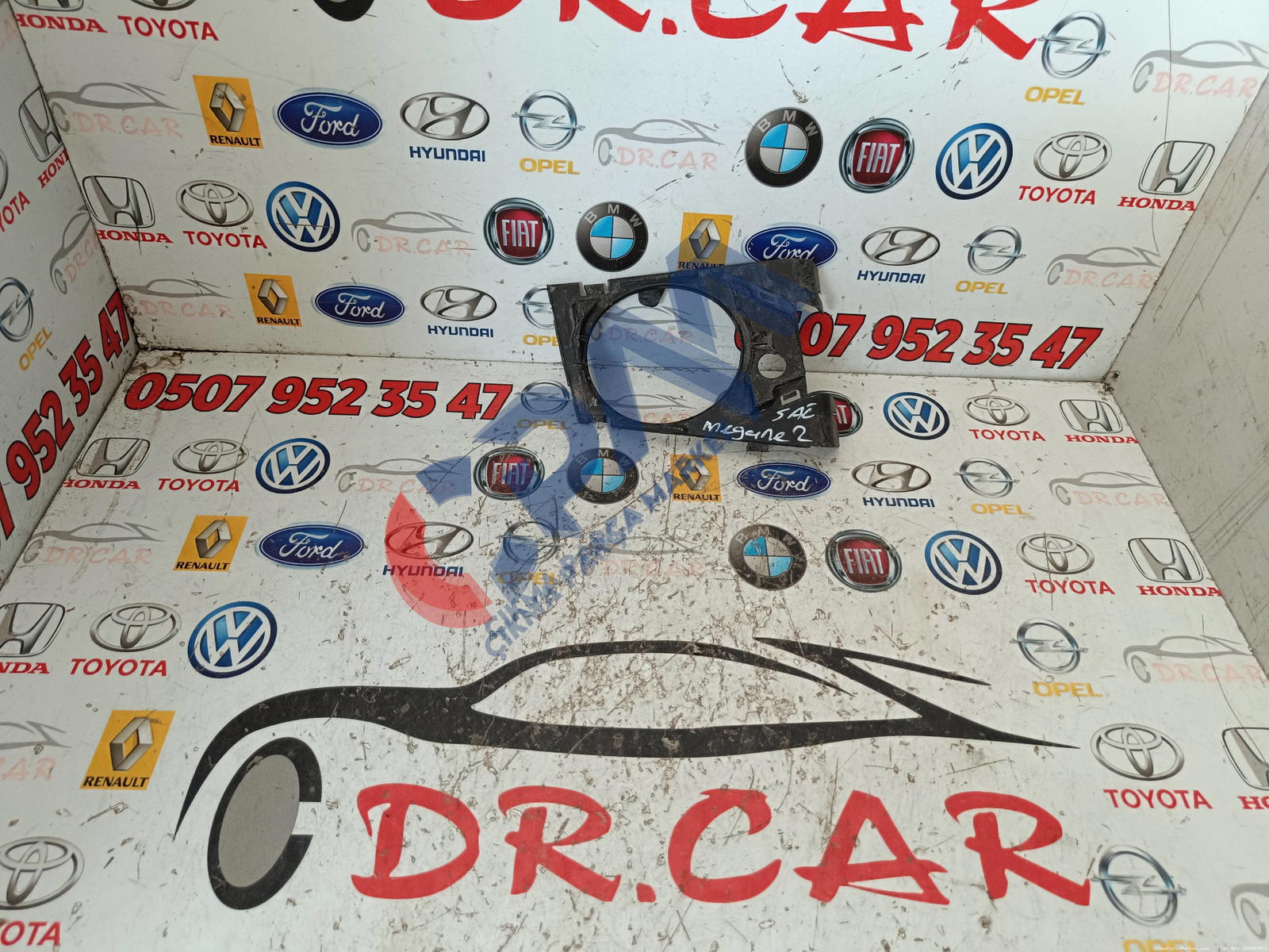 Renault Megane 2 Sağ Ön Sis Far Yuvası 8200752048