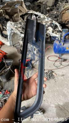 3G0853665A vw passat b8 ön tampon sol sis farı çerçevesi