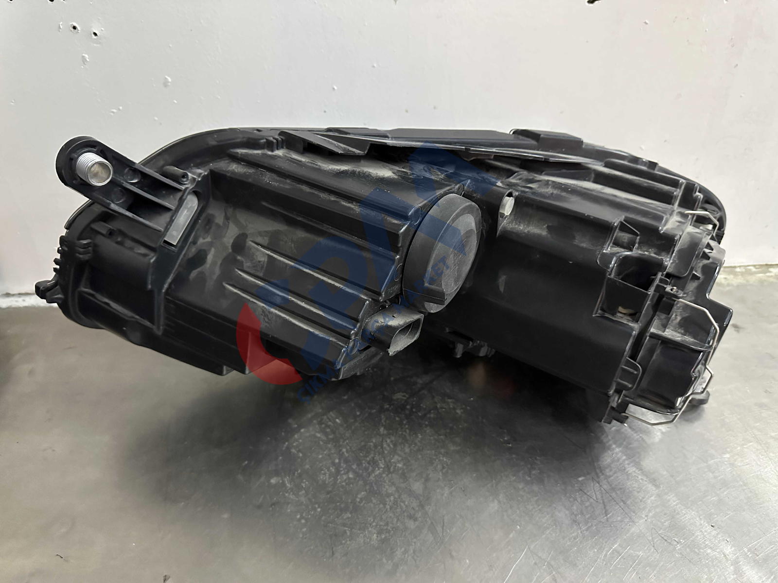 Volkswagen Passat B7 Sağ Ön Far