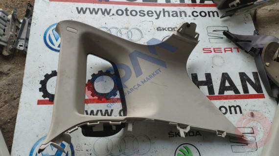 5N0867288 vw tiguan arka sağ kelebek cam iç kaplaması
