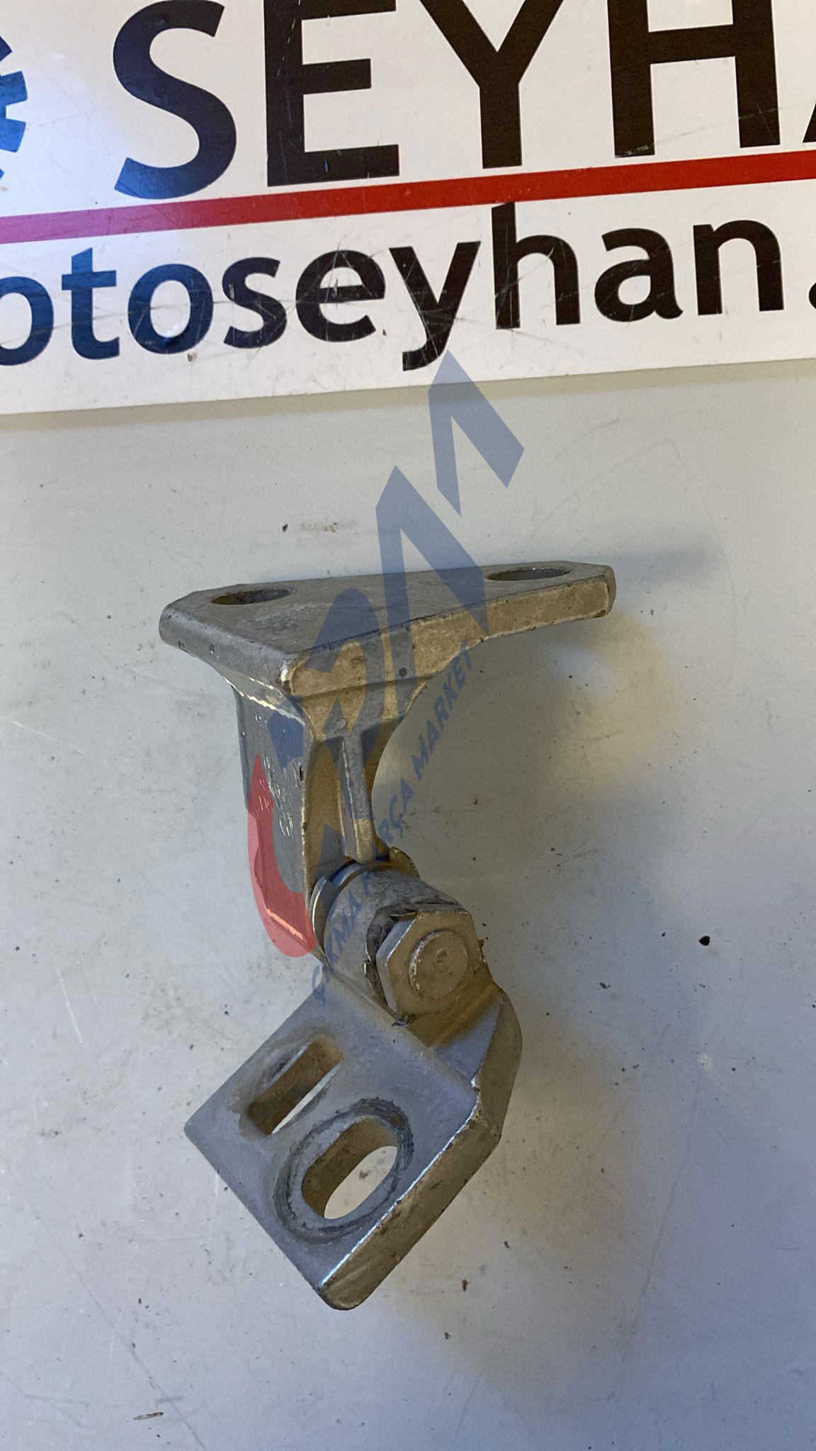 1K0831402J Volkswagen Golf 5 sağ ön kapı üst menteşesi