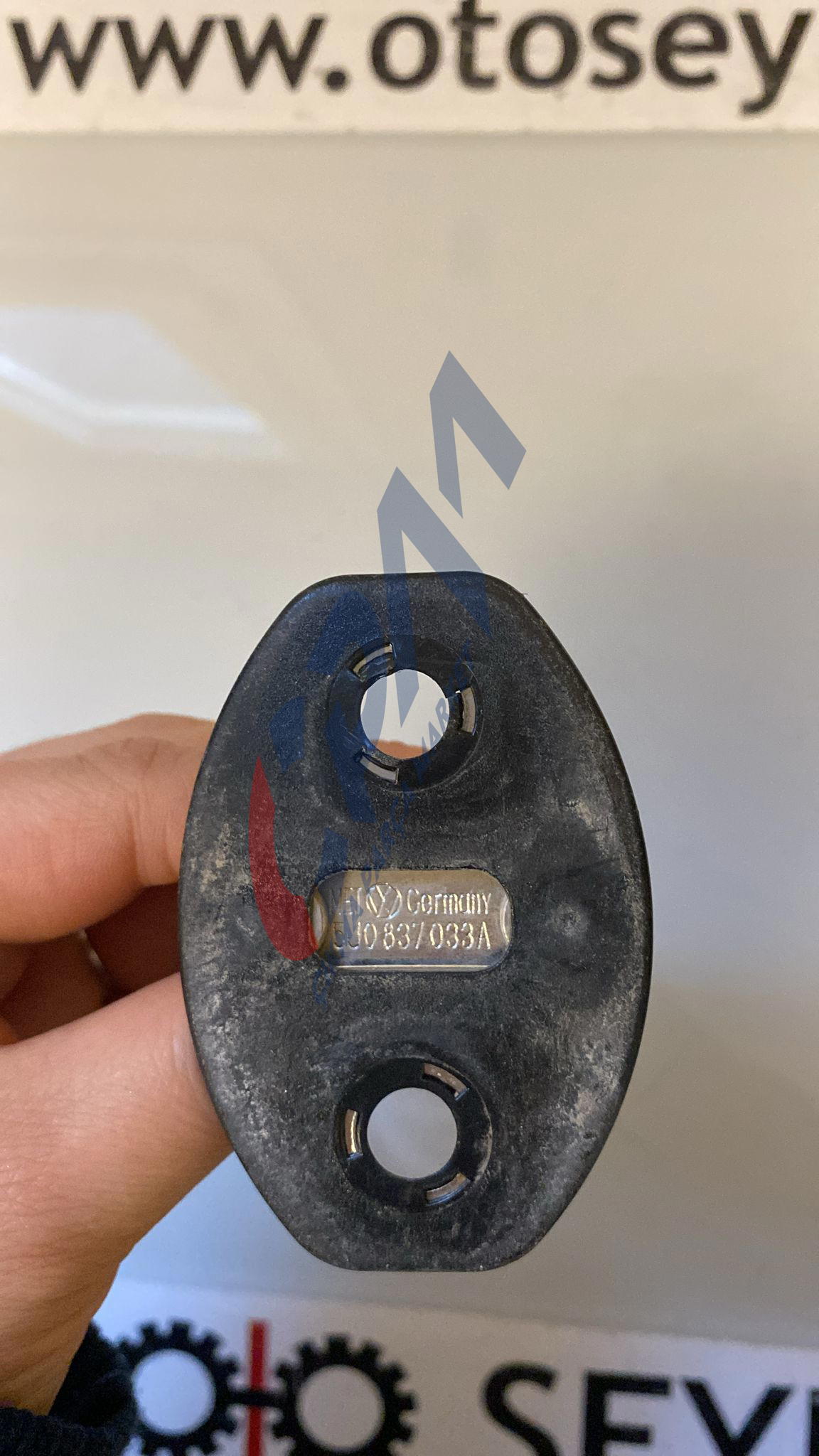 5J0837033A Skoda Fabia 2011 ön sağ sol kapı kilit karşılığı