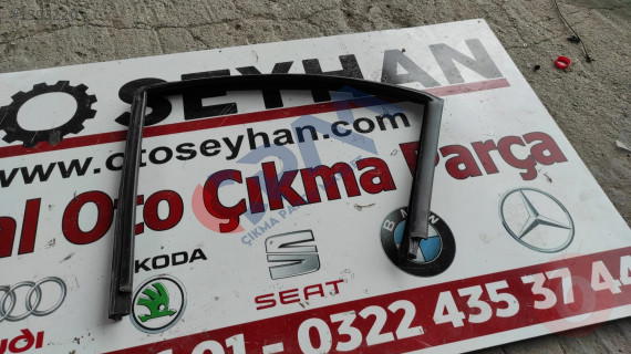 seat leon 00 05 arka sağ kapı cam çerçeve lastiği