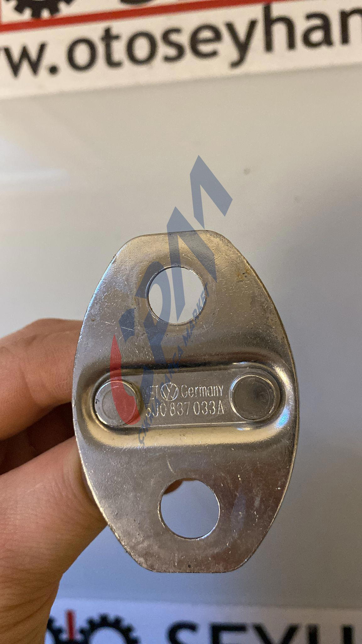 5J0837033A Skoda Fabia 2011 ön arka sağ sol kapı kilit karşılığı