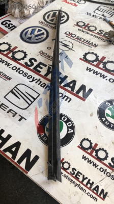 Toyota Yarıs 2015 arka sağ kapı cam iç sıyırıcı fitili