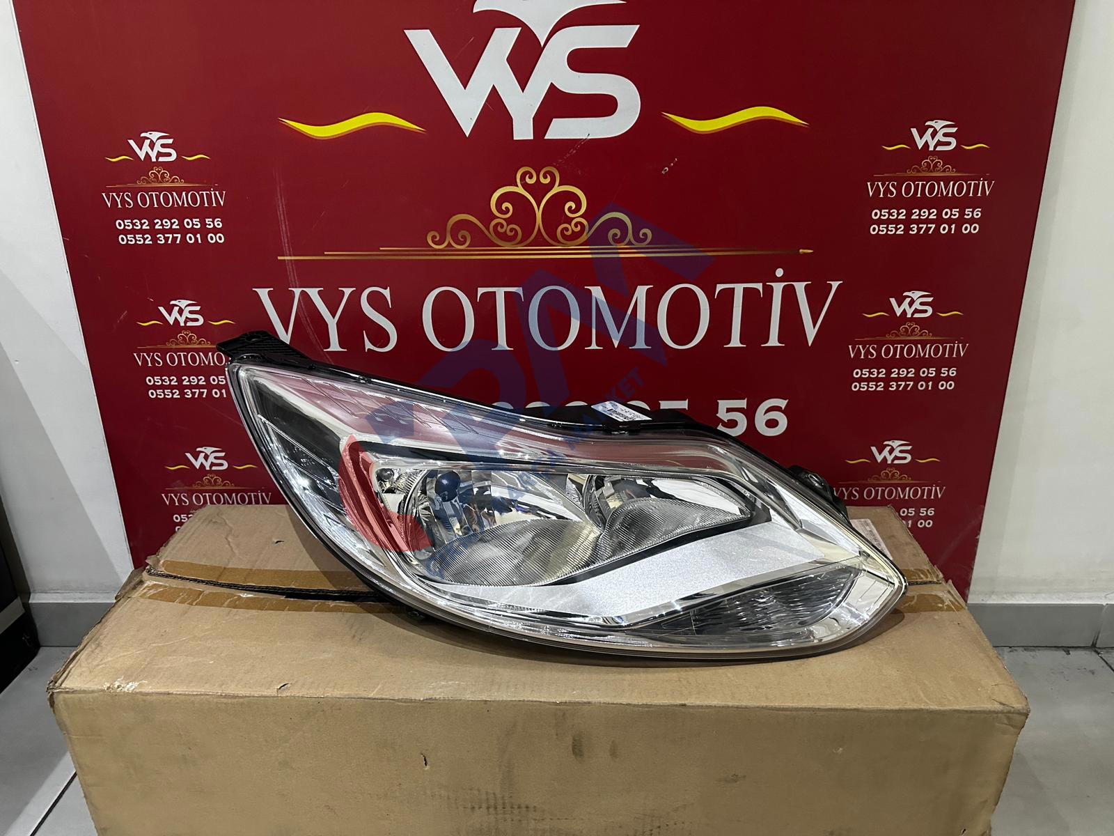 2011 2015 Ford Focus 3 Beyaz Zemin Sıfır  Sağ Ön Far BM51 13W029 NB