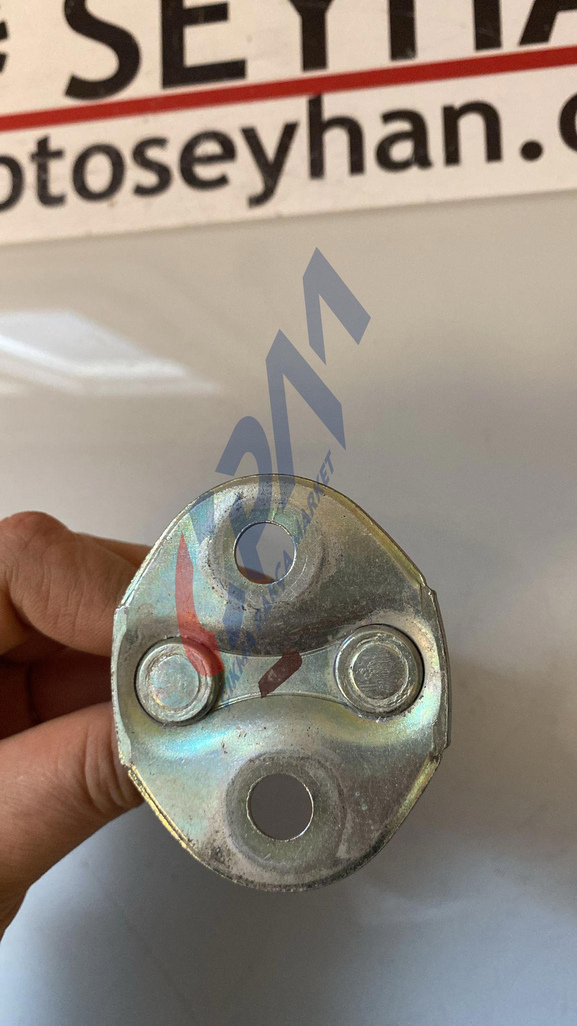 Mitsubishi l200 2014 sol arka kapı kilit karşılığı