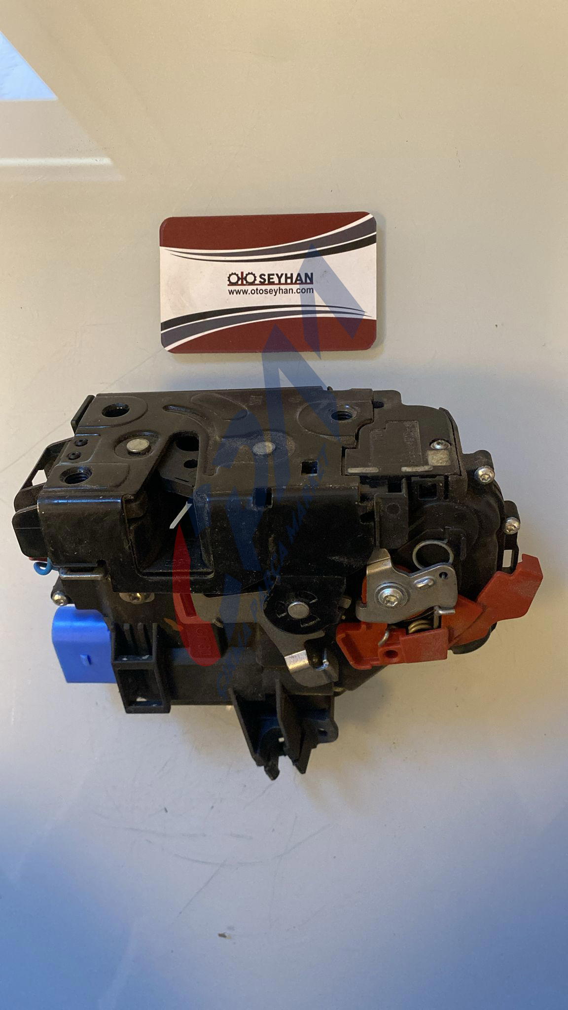 3D2837015 golf 5 sol ön kapı kilidi