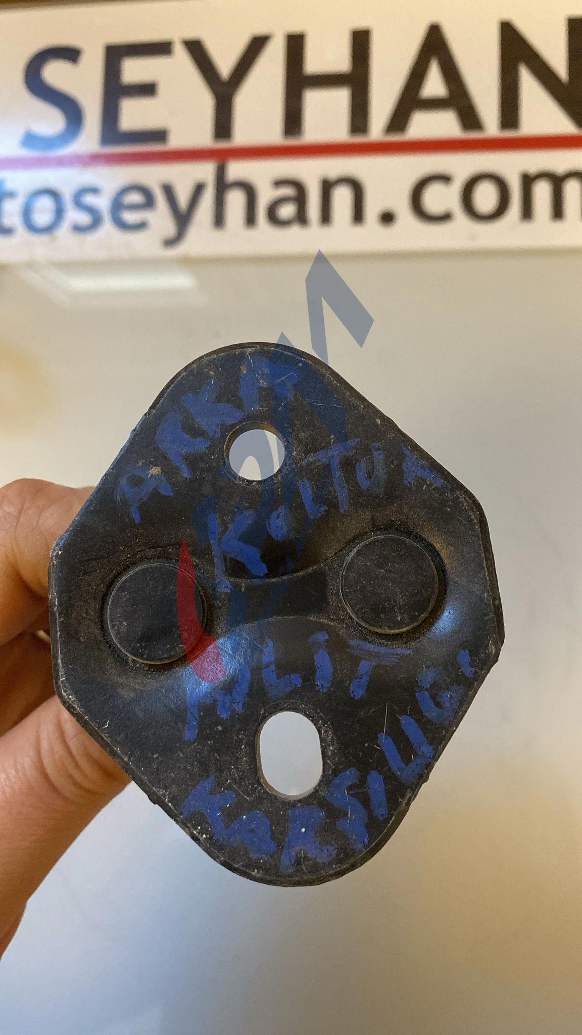 Toyota Yaris 2013 arka koltuk kilit karşılığı