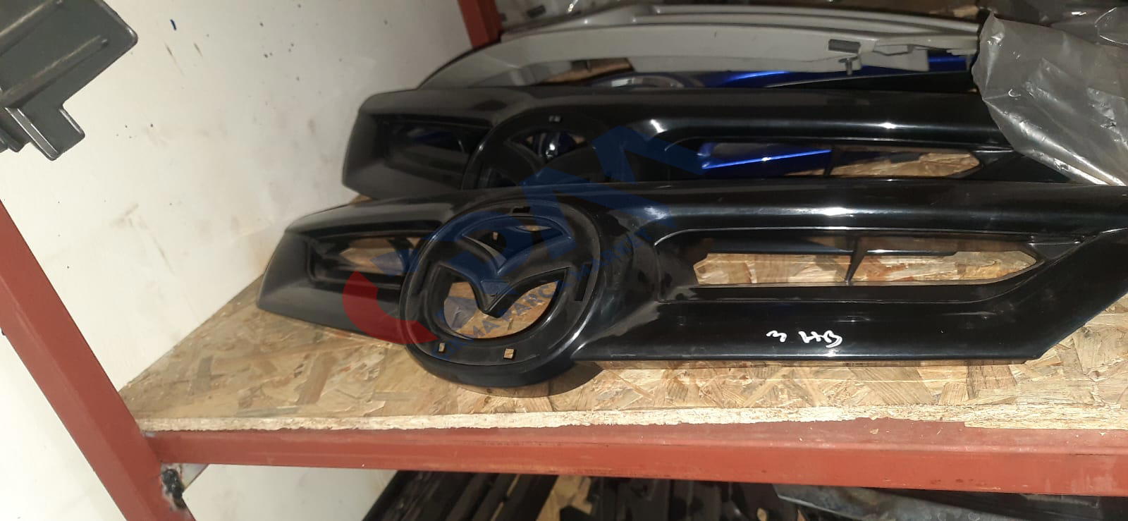 20Mazda 3 Hatchback Ön Panjur Çizgili