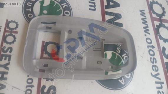 73139 0D020 Toyota Yaris 2015 emniyet kemeri mekanizması alt kaplaması