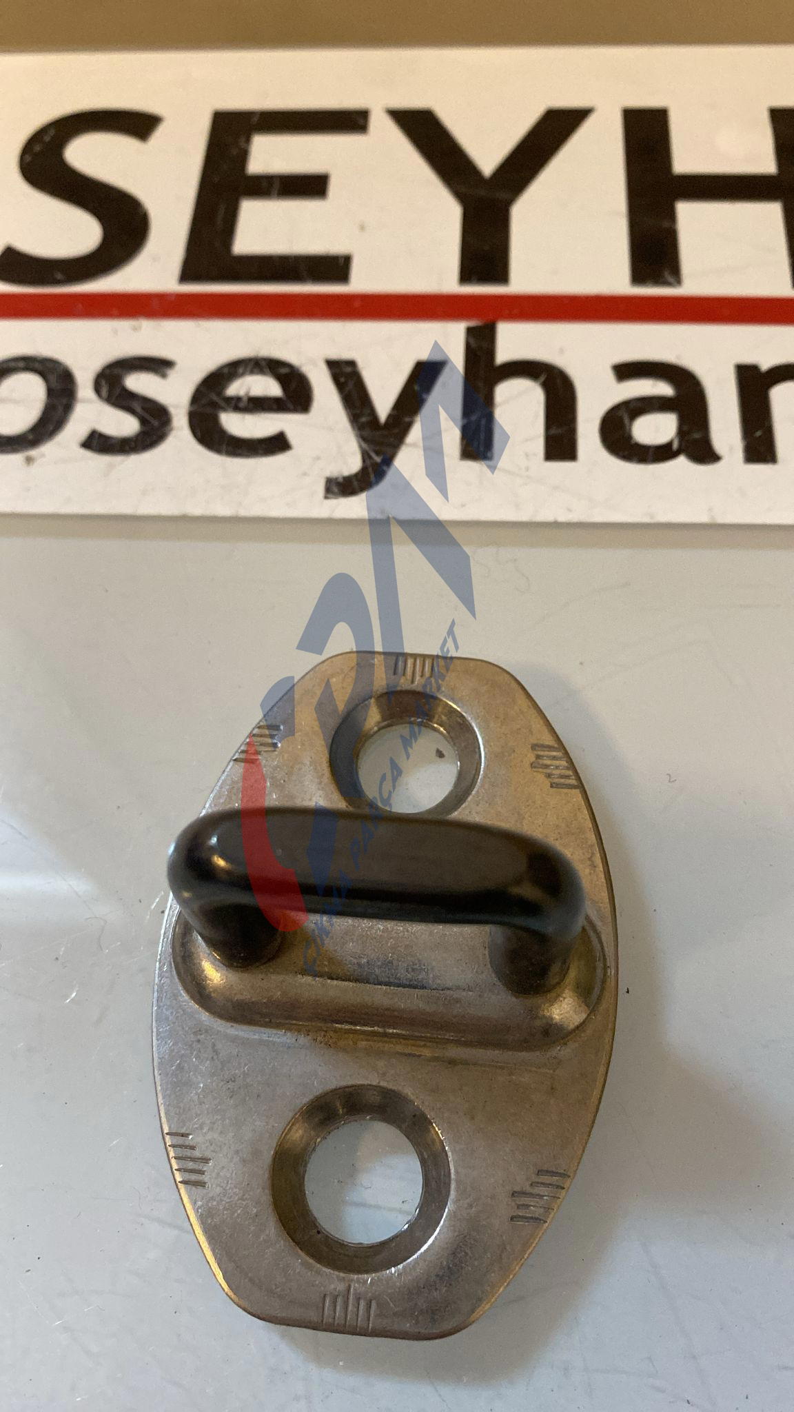 3B0837033B Volkswagen Caddy 2008 ön iki kapı kilit karşılığı