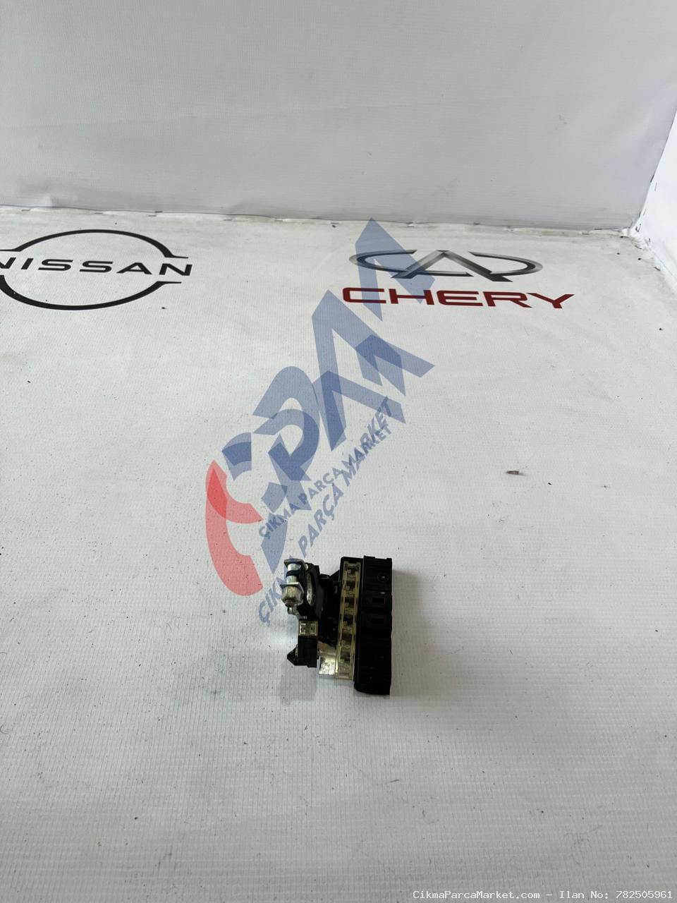 2019 2023 Nissan Juke Akü Kutup Başlığı