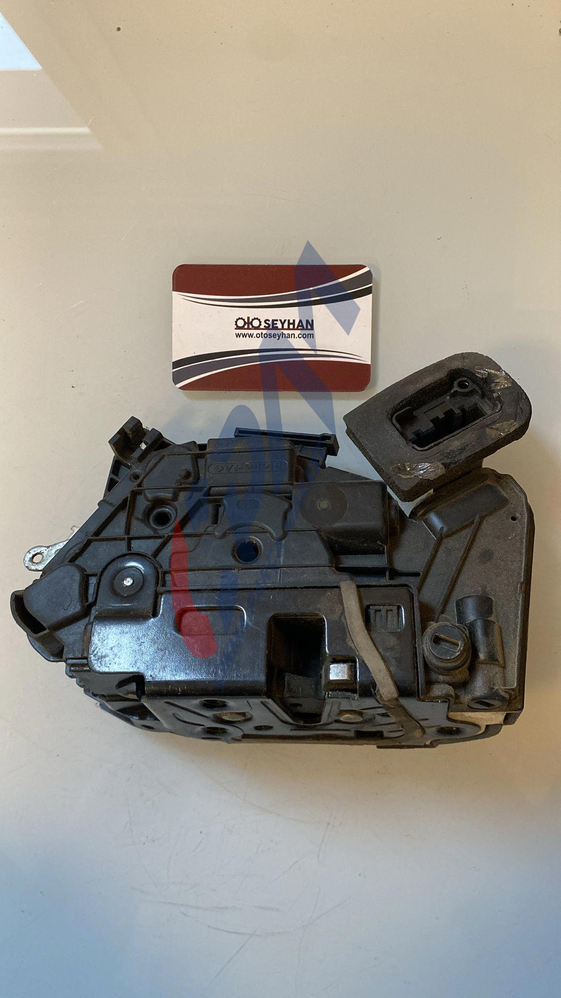 5K4839016Q vw golf 7 sağ arka kapı kilidi