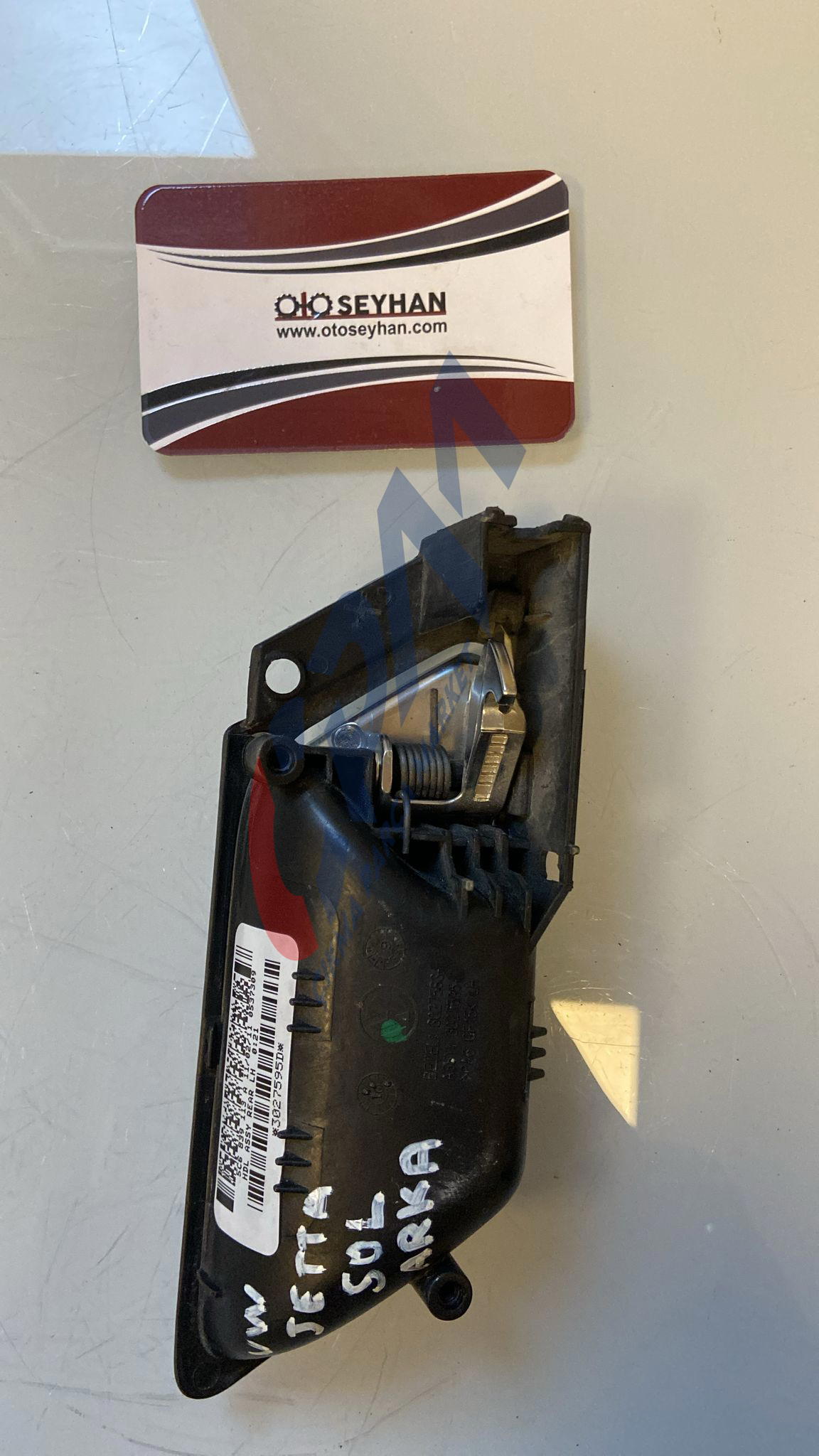 5C6839113B vw jetta 2012 sol arka iç açma kapı kolu