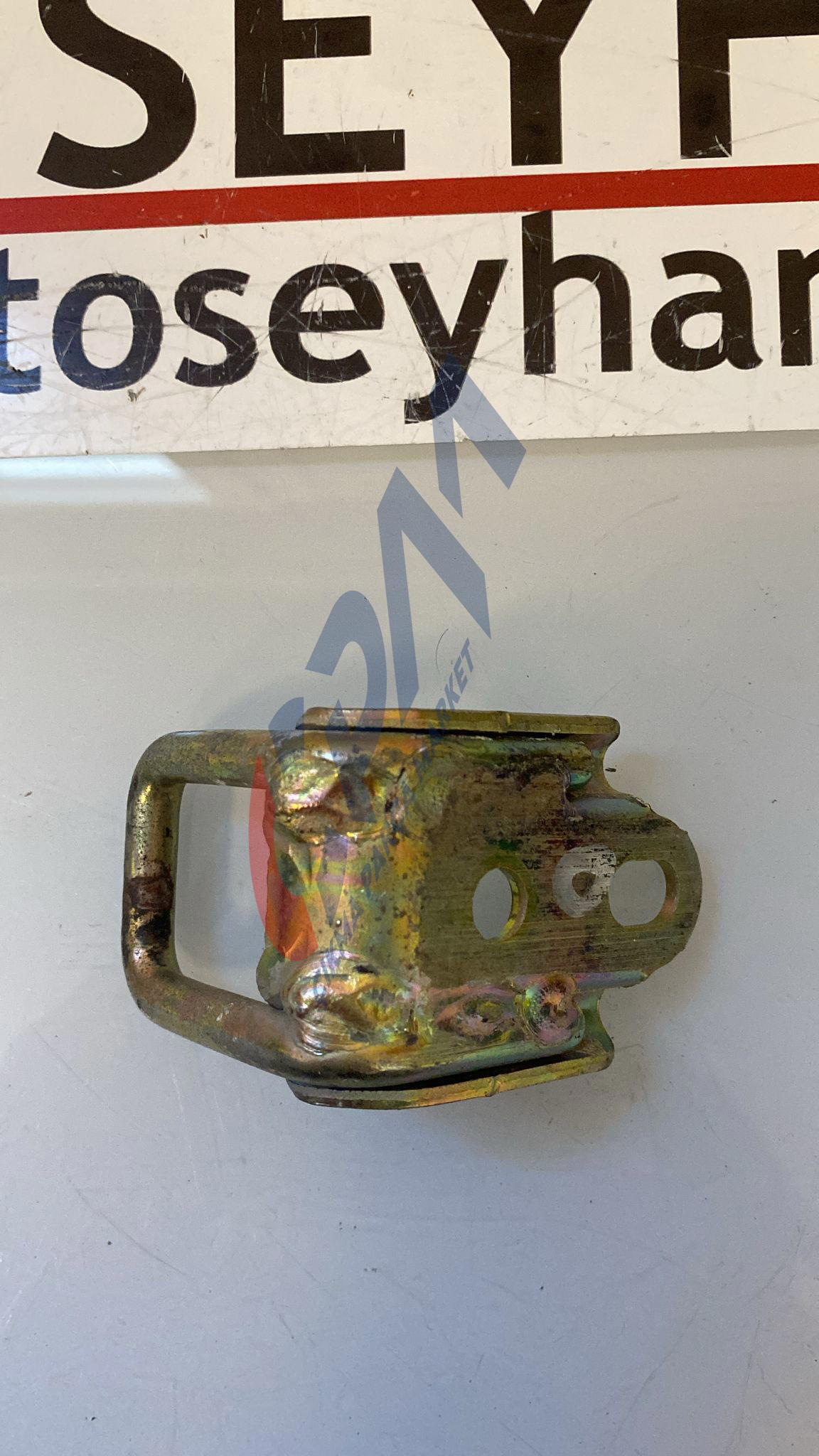 Toyota carina 1998 arka koltuk kilit yuvası sol sağ uyumlu