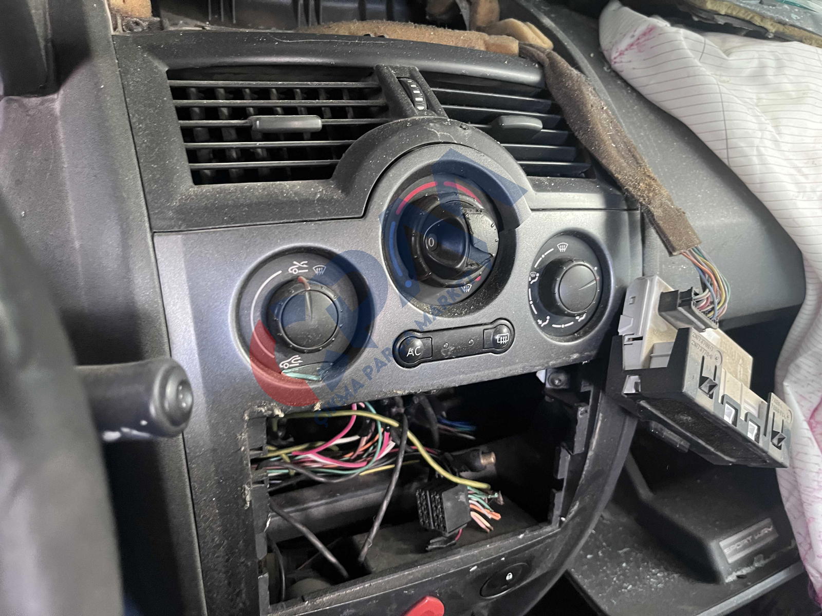 Renault Megane 2 Klima Kontrol Ünitesi