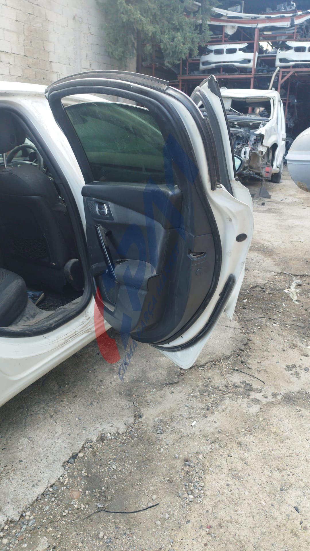 Peugeot 508 2011 sağ arka kapı