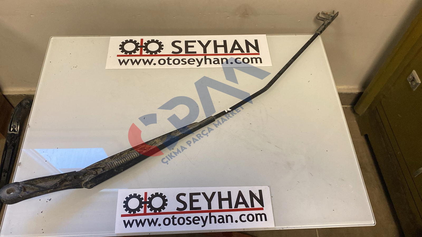 2K1955410 Volkswagen Caddy 2010 sağ ön silecek kolu uzun