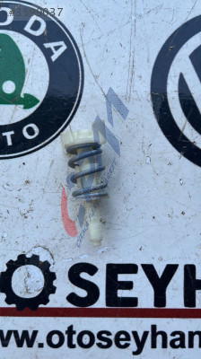 Volkswagen Passat b8.5 b8 arka stop bağlantı vidası