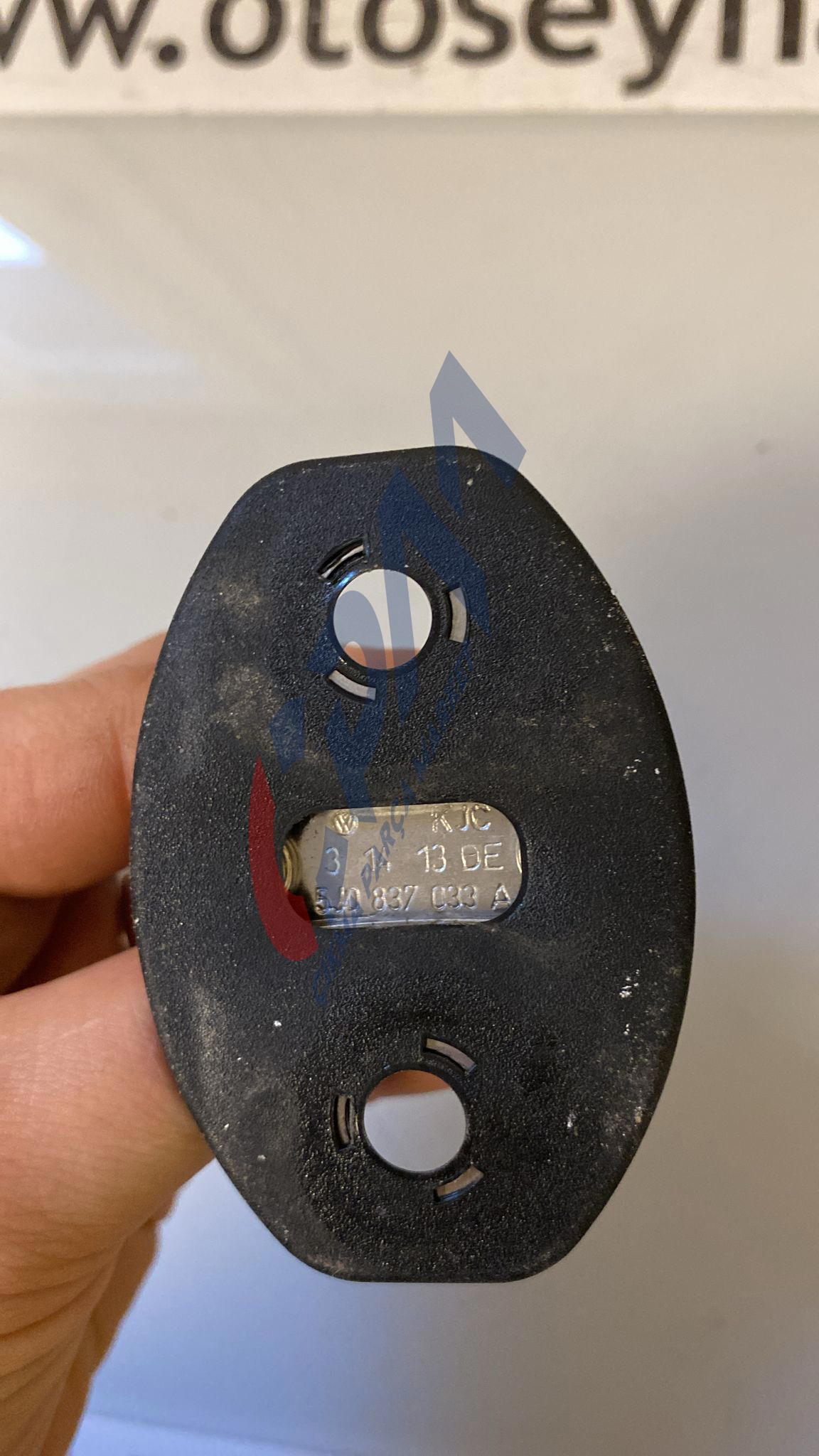 5J0837033A Skoda Fabia 2010 ön arka sağ sol kapı kilit karşılığı