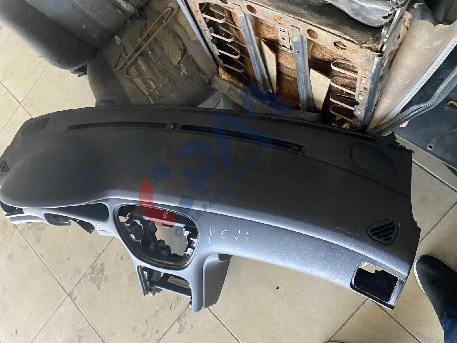 2001 2010 Peugeot 607 İç Boş Torpido Göğüslük