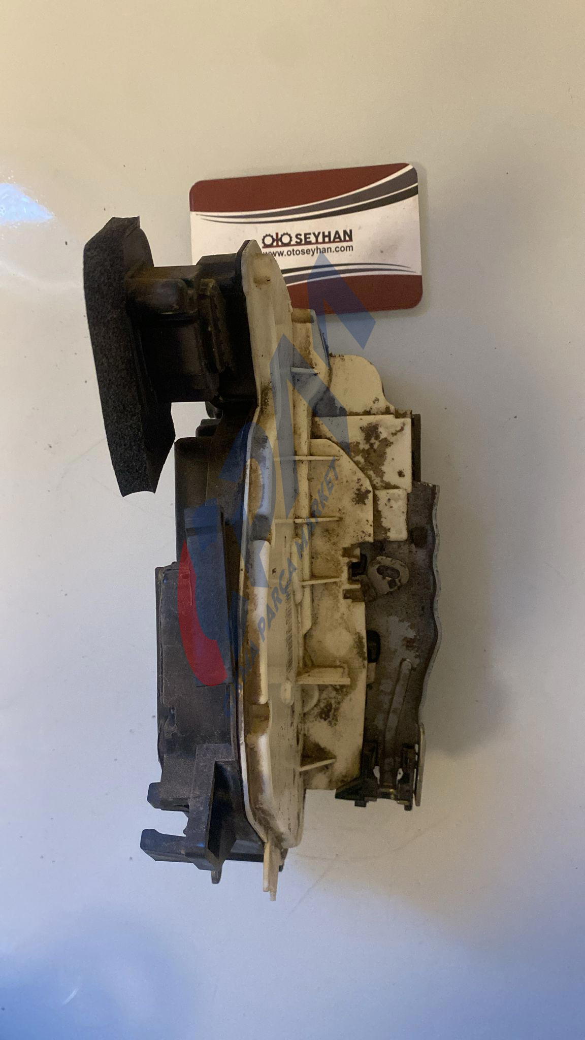 5K4839015F Skoda Yeti 2012 sol arka kapı kilidi