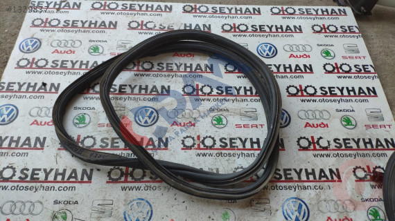 vw polo classic arka bagaj lastiği