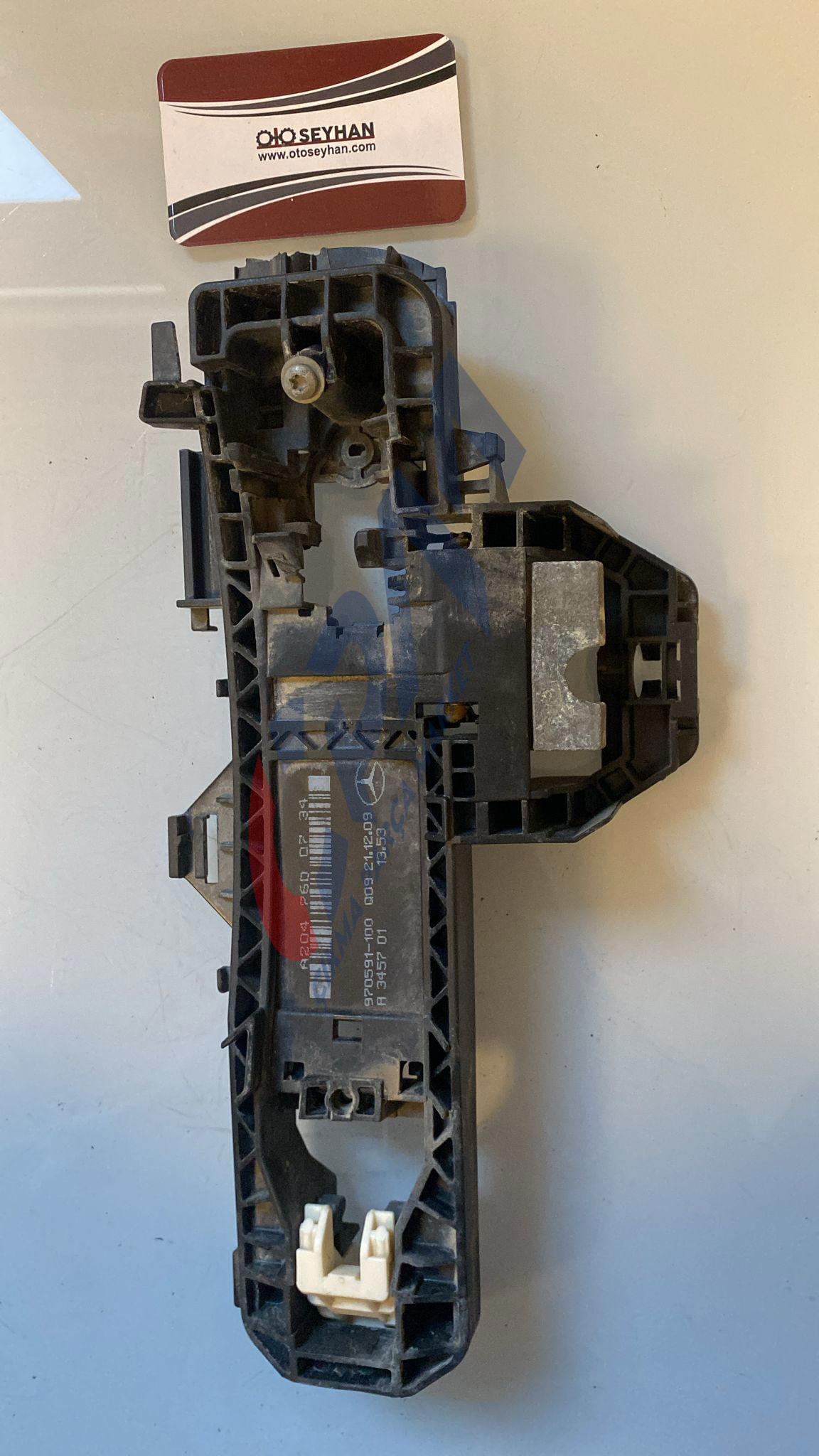 A2047600734 mercedes c180 w204 sol arka kapı kolu braketi