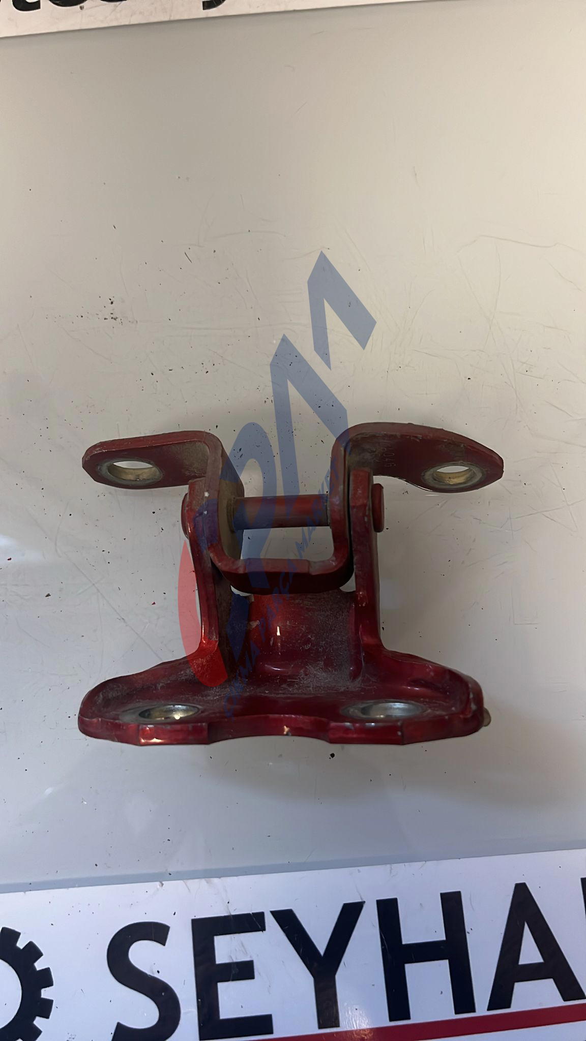 toyota yaris 2012 sağ arka kapı üst menteşesi