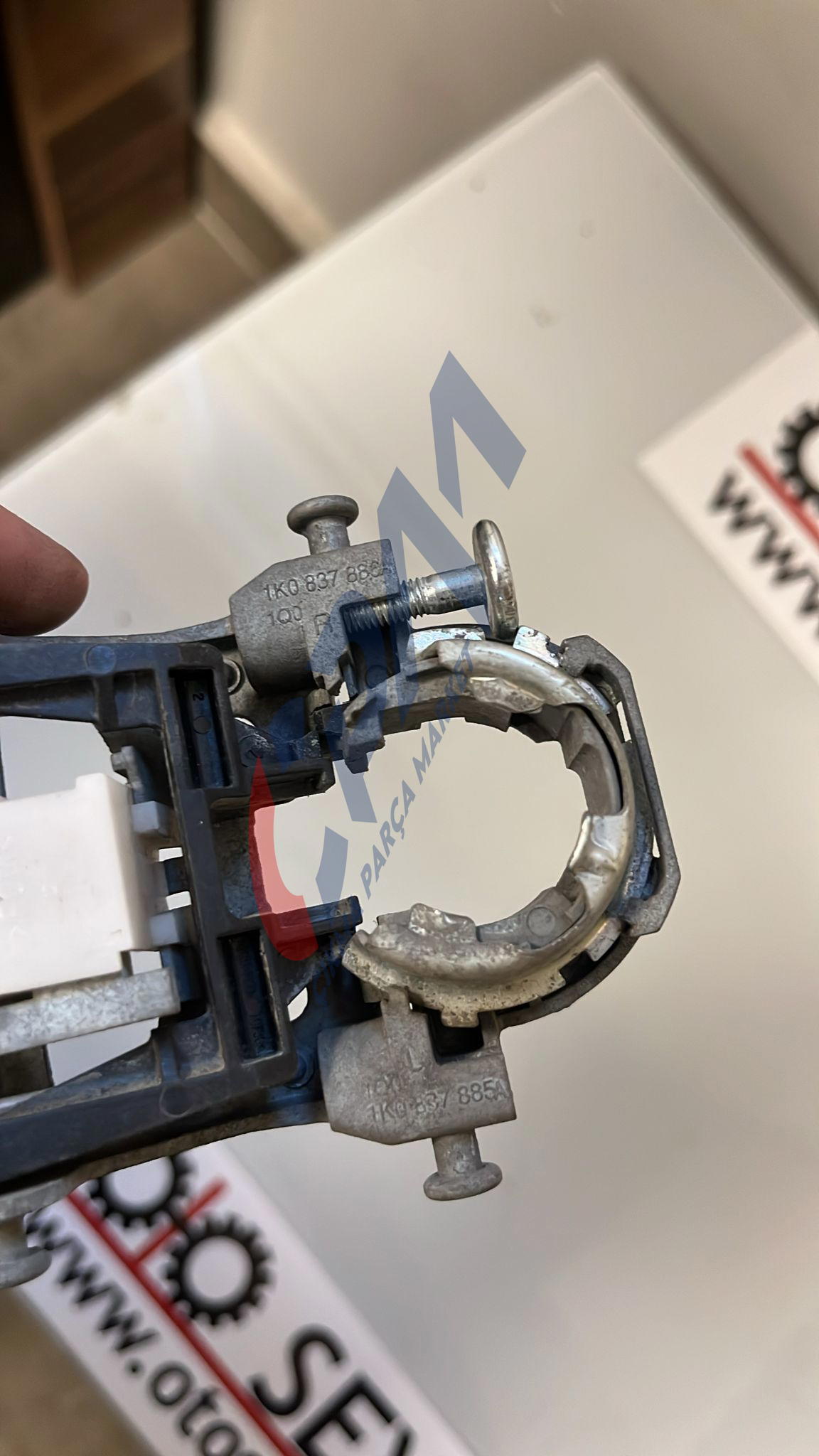 1K0837886A 1K0837885A Volkswagen Jetta 2008 4 kapı uyumlu dış açma kolu braketi