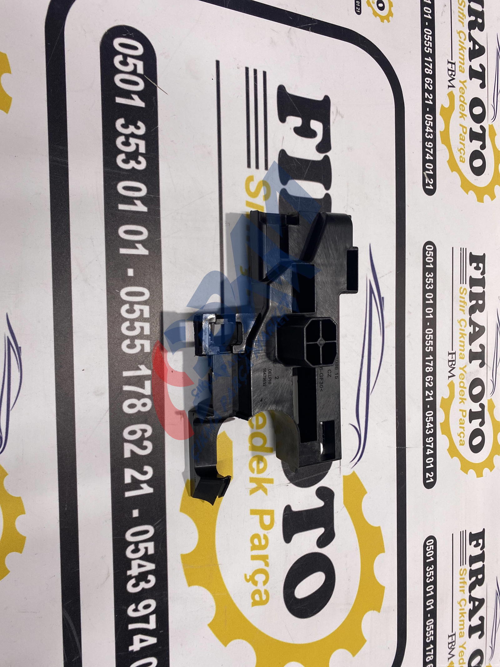 BMW 7 Serisi G30 Sağ Radyatör Braketi 17118632128 BMW280859