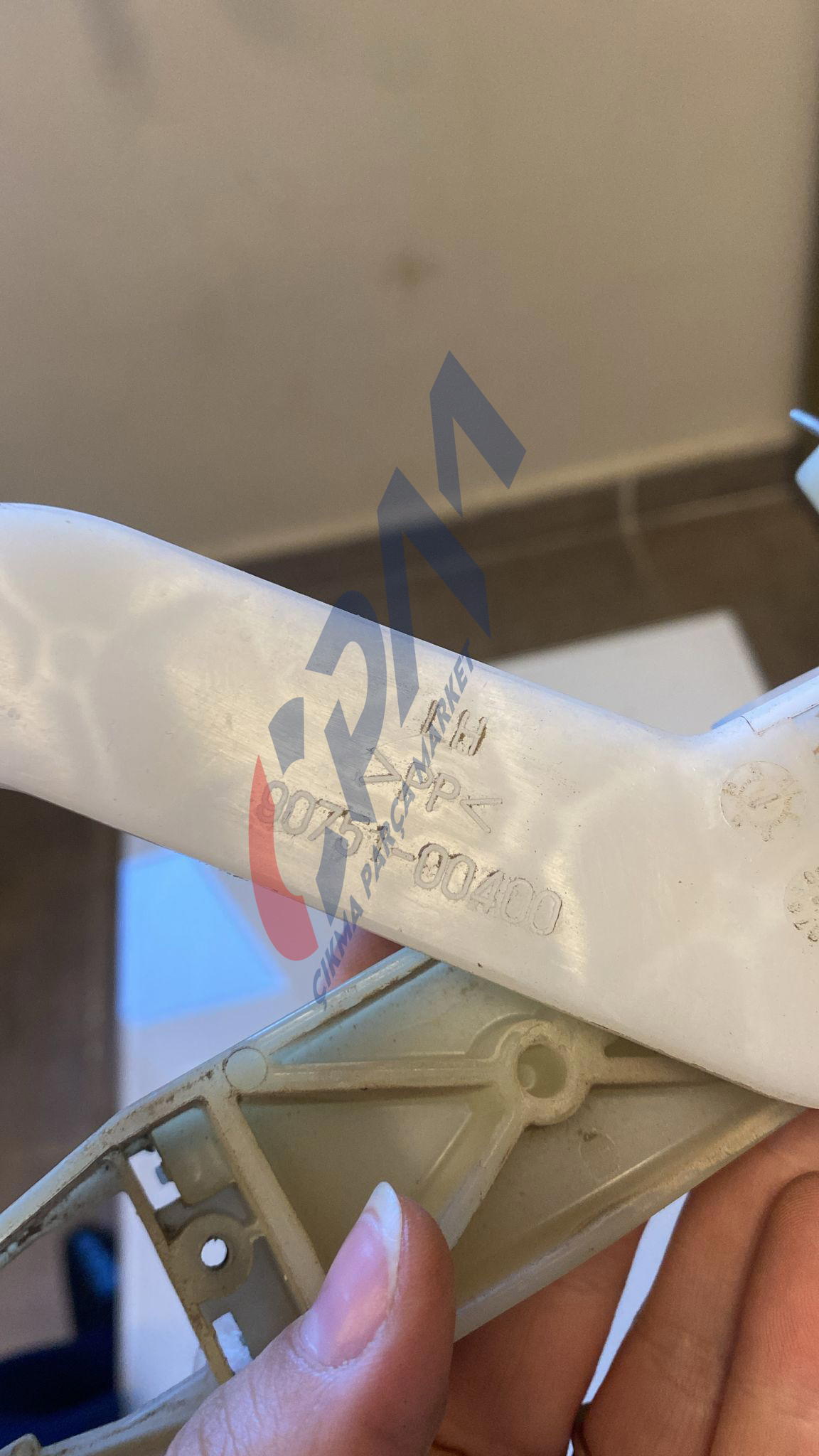 90751 00400 hyundai ix35 2012 sol arka kapı kolu braketi