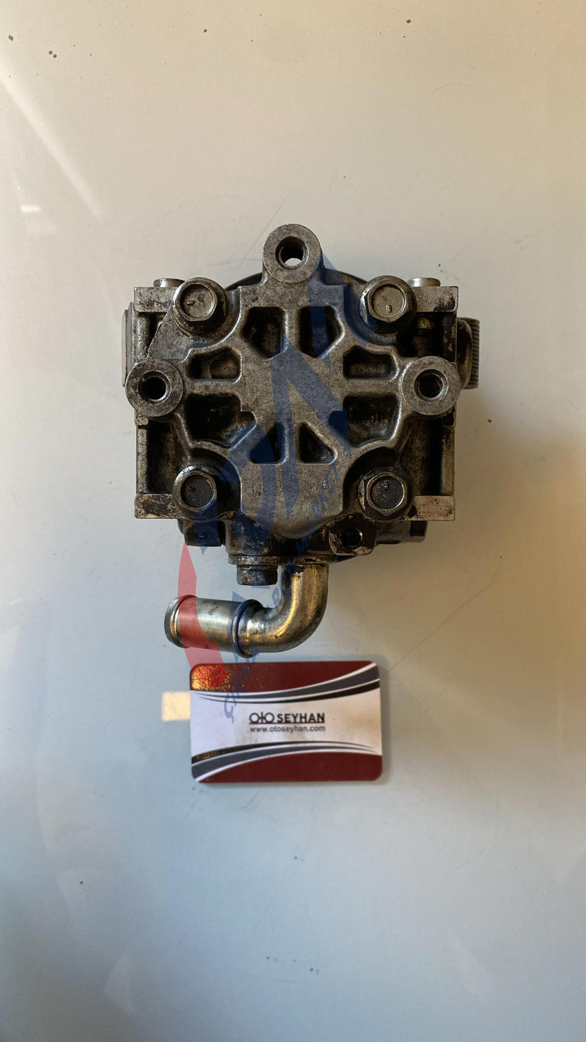 2T14  3A696 AK Ford connect direksiyon pompası