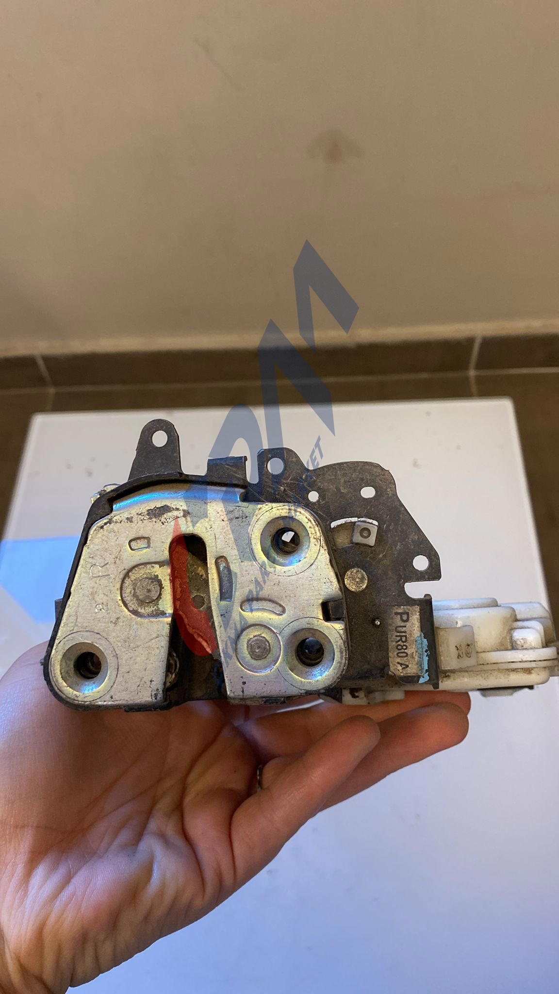 2008 ford ranger ön sağ kapı kilidi