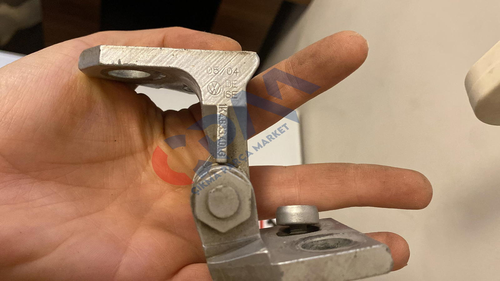 1K4833401G Volkswagen Golf 5 sol arka kapı üst menteşesi